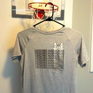 Light Grey Under Armour T-Shirt 🩶